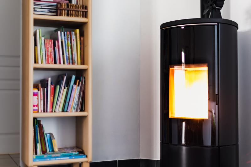 Les étapes essentielles pour réussir l'installation de votre poêle à granulés
