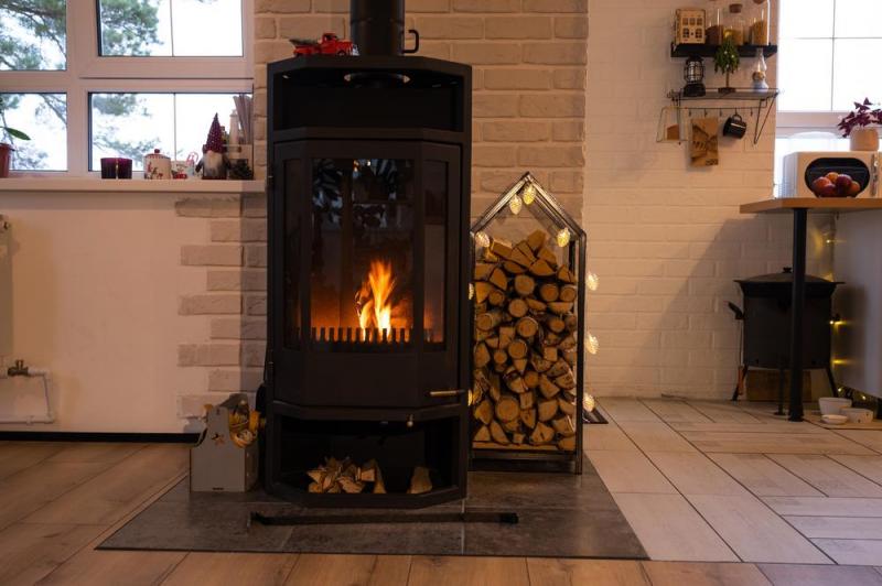 Po&ecirc;le &agrave; b&ucirc;ches ou &agrave; granul&eacute;s, lequel choisir pour votre maison ?
